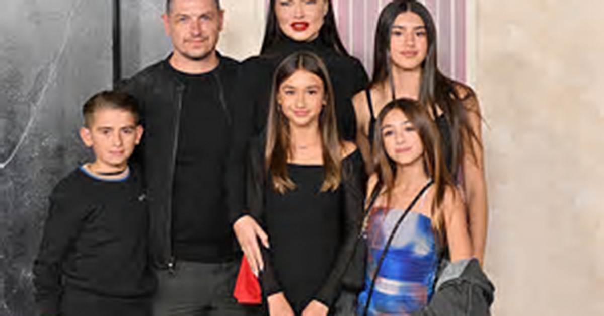 Adriana Lima's Kids: a Glimpse into the Life of the Supermodel's Family