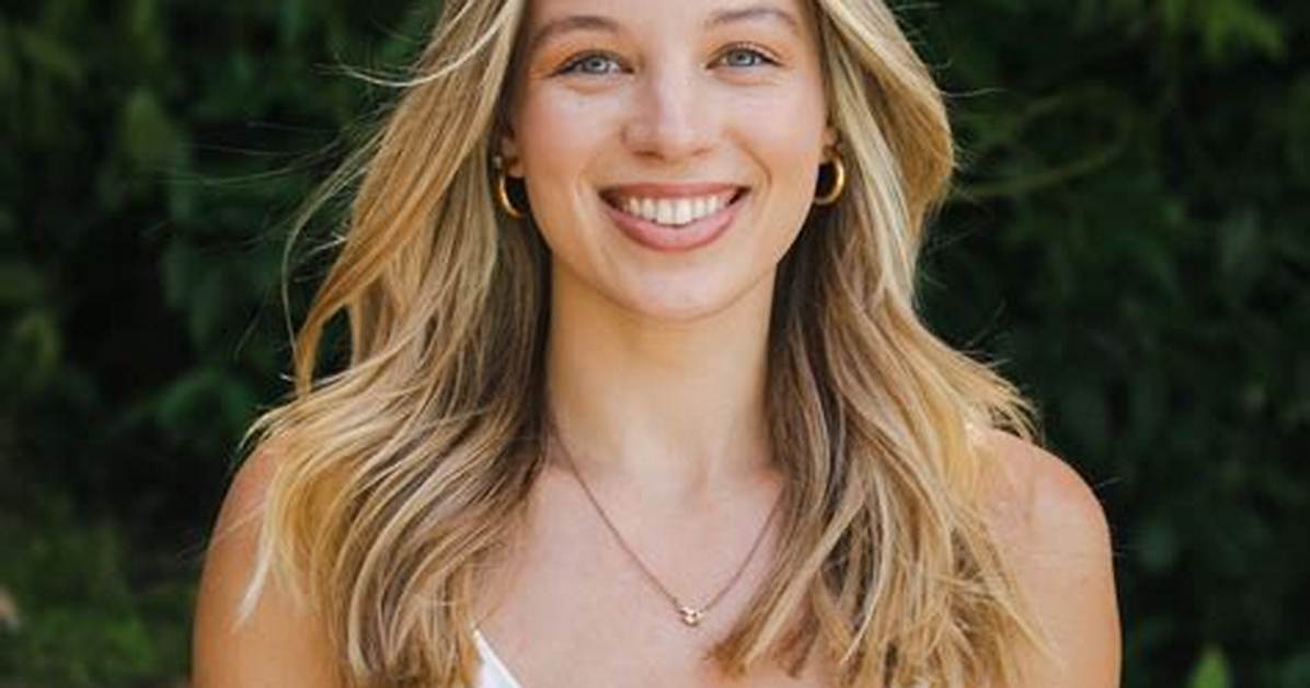 Carly Jane: the Allure of Onlyfans and the Art of Seduction