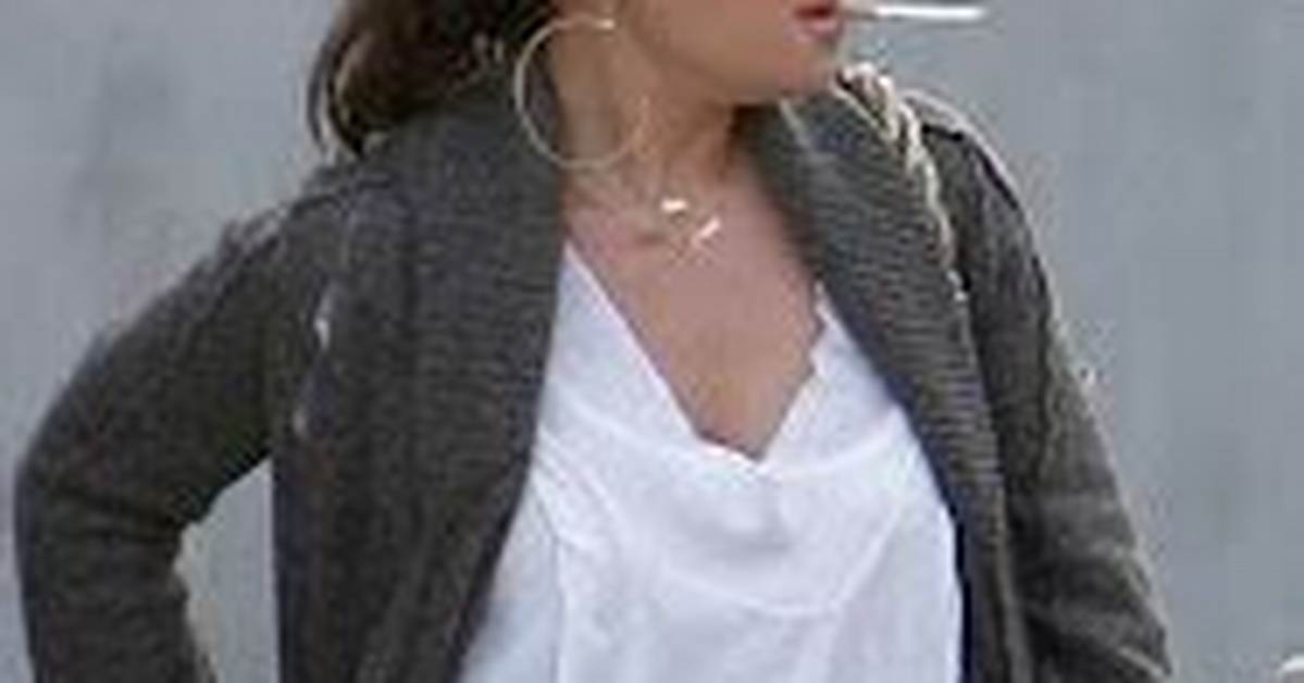 Does Leah Remini Smoke Cigarettes? the Truth Behind the Rumors