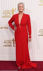 Jamie Lee Curtis Cleavage: Celebrating Confidence and Beauty