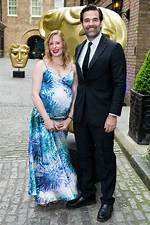 Jblogx | Who Is Leah Delaney? Wife of American Writer Rob Delaney