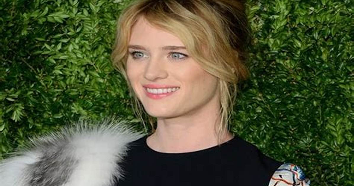 Mackenzie Davis: a Rising Star in Hollywood