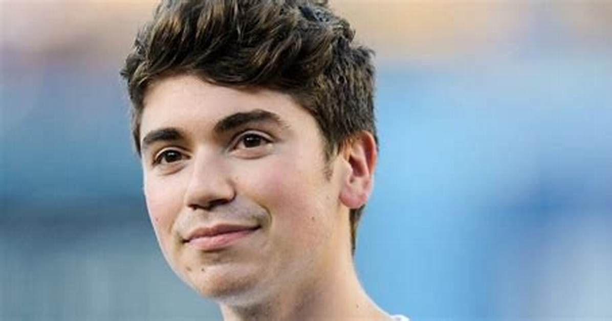 Noah Galvin: a Rising Star in the Entertainment Industry